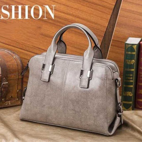 2021sssss fashion women's bag calfskin retro luxury portable designer original leather cross zipper
2021sssss fashion women's bag calfskin retro luxury portable designer original leather cross zipper