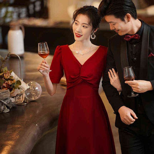 luxury party evening dress the bride can usually wear summer wine engagement and red return banquet, Black
luxury party evening dress the bride can usually wear summer wine engagement and red return banquet, Black