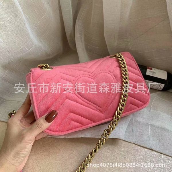 guangzhou fashion autumn and winter velvet chain bag women's single shoulder messenger
guangzhou fashion autumn and winter velvet chain bag women's single shoulder messenger