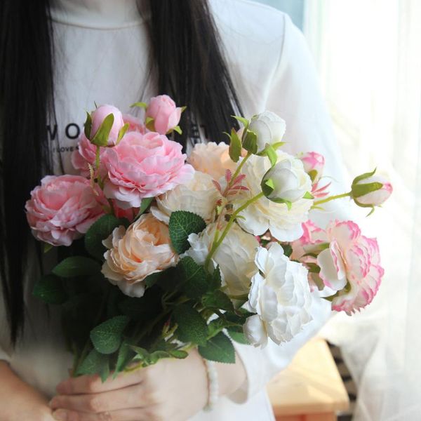 silk artificial fake western rose flower peony bridal bouquet wedding classic european style high realistic appearance
silk artificial fake western rose flower peony bridal bouquet wedding classic european style high realistic appearance