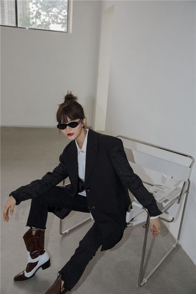 2021 new designer open back blazer women ruched autumn jacket fall fashion blazers and jackets black coat clothing on1b, White;black
2021 new designer open back blazer women ruched autumn jacket fall fashion blazers and jackets black coat clothing on1b, White;black