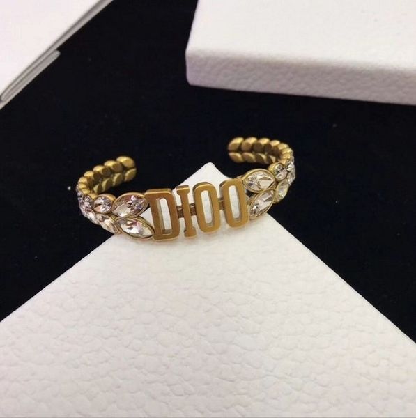 horse eye letter diamond bracelet style fashion design horse eye letter bracelet2, Slivery;golden
horse eye letter diamond bracelet style fashion design horse eye letter bracelet2, Slivery;golden