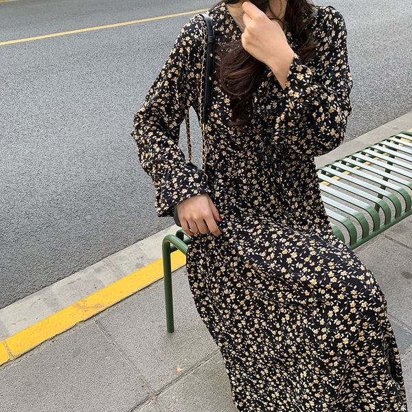 2021 spring women elegant printed dress casual lady V-neck long maxi dress female vintange ruffles long sleeve vestidos, Black;gray
2021 spring women elegant printed dress casual lady V-neck long maxi dress female vintange ruffles long sleeve vestidos, Black;gray