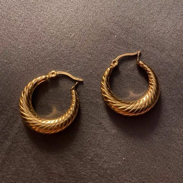 hoop & huggie small chunky gold earrings minimalist pattern textured thick hoops for women cute everyday jewelry, Golden;silver
hoop & huggie small chunky gold earrings minimalist pattern textured thick hoops for women cute everyday jewelry, Golden;silver