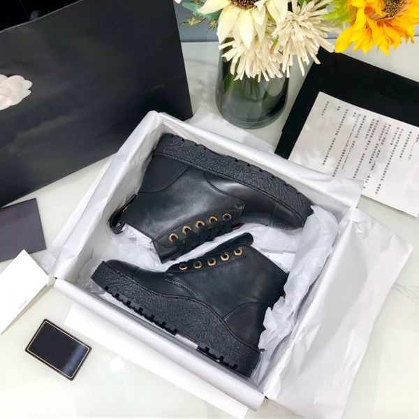 ankle boots chelsea new luxurious designer fashion leather women's shoes with box size 35-40, Black
ankle boots chelsea new luxurious designer fashion leather women's shoes with box size 35-40, Black