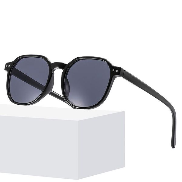 sunglasses 2021 korean fashion network red trend milk tea color men and women with retro, White;black
sunglasses 2021 korean fashion network red trend milk tea color men and women with retro, White;black