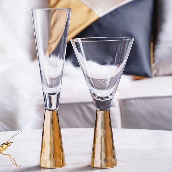 wine glasses creative red glass champagne goblet model room clubhouse dining table setting banquet decoration cup
wine glasses creative red glass champagne goblet model room clubhouse dining table setting banquet decoration cup