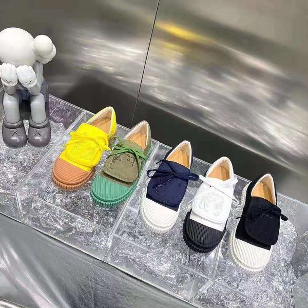 style embroidered large clamshell canvas shoes biscuit shoes tongue embroidery logo design super cute chic essence must not be missed, Black
style embroidered large clamshell canvas shoes biscuit shoes tongue embroidery logo design super cute chic essence must not be missed, Black