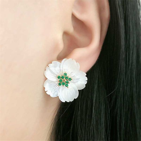 stud 3 pairs elegant white flower earrings mix color shell festival gift for women fashion jewelry, Golden;silver
stud 3 pairs elegant white flower earrings mix color shell festival gift for women fashion jewelry, Golden;silver