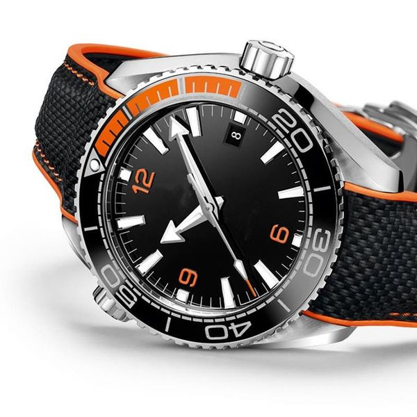 2021 men's watch designer classic production extravagant superior quality automatic mechanics diving outdoors cool run sss, Slivery;brown
2021 men's watch designer classic production extravagant superior quality automatic mechanics diving outdoors cool run sss, Slivery;brown