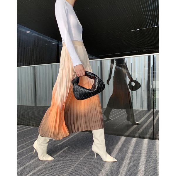 2021 new korean style gradient pleated fall women clothing plus size long piano a-line skirt jjo5, Black
2021 new korean style gradient pleated fall women clothing plus size long piano a-line skirt jjo5, Black