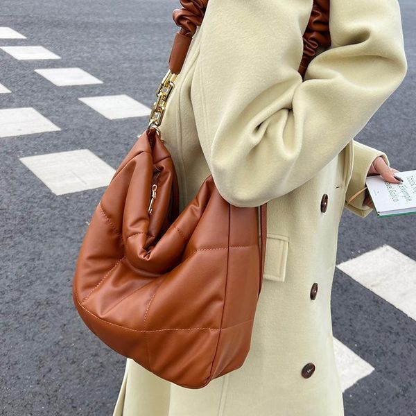evening bags autumn and winter high-quality soft leather shoulder bag 2021 fashion large-capacity women's designer messenger bucket
evening bags autumn and winter high-quality soft leather shoulder bag 2021 fashion large-capacity women's designer messenger bucket