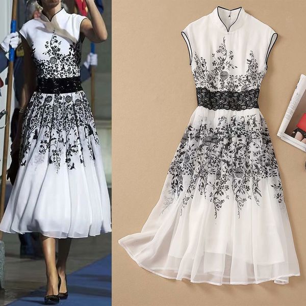 luxury casual dresses 21 summer street fashion women's stand collar printed lace collage ethnic style improved cheongsam drs, Black;gray
luxury casual dresses 21 summer street fashion women's stand collar printed lace collage ethnic style improved cheongsam drs, Black;gray