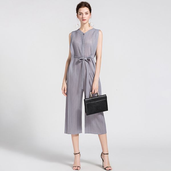 2021 new pleated summer high waist sleeveless japanese style thin temperament evening women's jumpsuit 2211 lpli, White
2021 new pleated summer high waist sleeveless japanese style thin temperament evening women's jumpsuit 2211 lpli, White