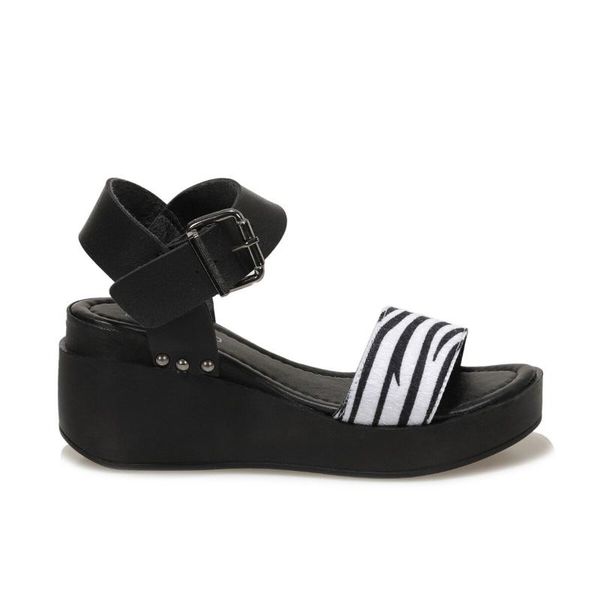 sandals 20s-529 black female
sandals 20s-529 black female