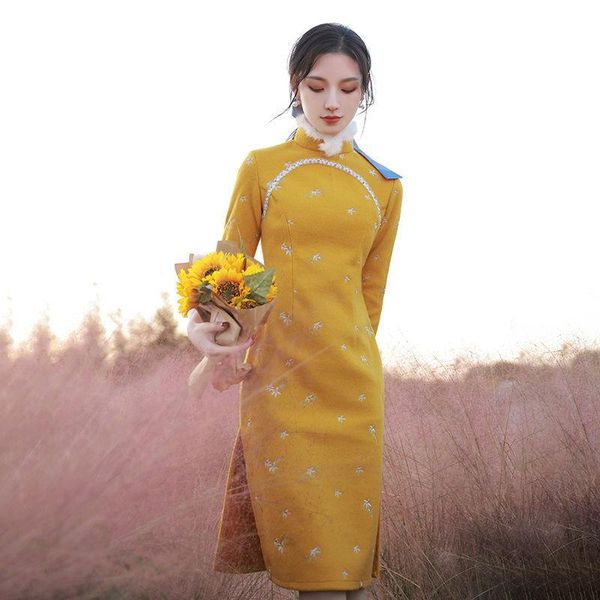 ethnic clothing autumn winter improved cheongsam thickened elegant yellow young models 2021 retro dress long-sleeved girls, Red
ethnic clothing autumn winter improved cheongsam thickened elegant yellow young models 2021 retro dress long-sleeved girls, Red