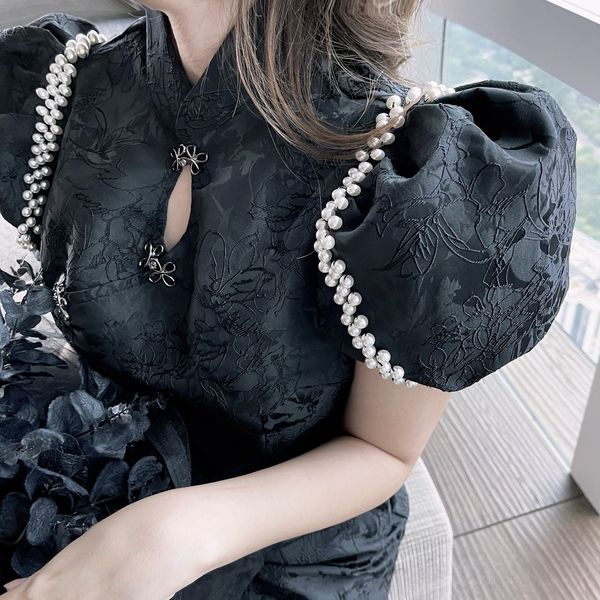 luxury cheongsam 2021 spring and summer fashion temperament bubble sleeve dign heavy industry black improved chine style cheongsam skirt cel, Blue;red
luxury cheongsam 2021 spring and summer fashion temperament bubble sleeve dign heavy industry black improved chine style cheongsam skirt cel, Blue;red