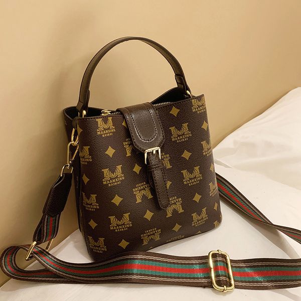 luxury design new fashion printed women's handbag simple single shoulder diagonal bag bucket bag purses
luxury design new fashion printed women's handbag simple single shoulder diagonal bag bucket bag purses