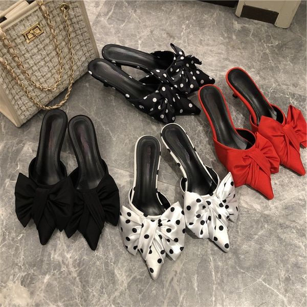 slippers nova primavera chinelos de estilo coreano feminino pontudo polka dot arco stiletto meados salto baixo meia 534g, Black
slippers nova primavera chinelos de estilo coreano feminino pontudo polka dot arco stiletto meados salto baixo meia 534g, Black