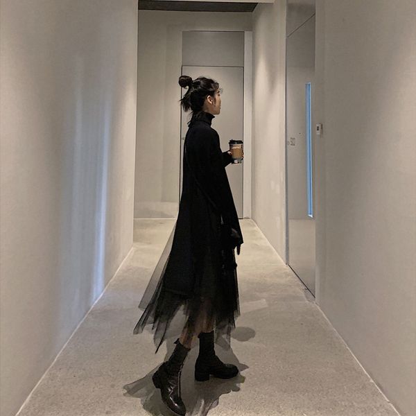 2021 autumn winter hepburn style mh s knitted sweater temperament small black skirt two-piece suit, White
2021 autumn winter hepburn style mh s knitted sweater temperament small black skirt two-piece suit, White