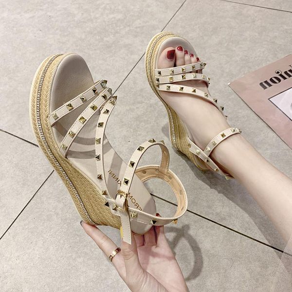 2021 summer with heel female sandal comfort shoes for women muffins shoe buckle strap thick girls fashion new flat studded, Black
2021 summer with heel female sandal comfort shoes for women muffins shoe buckle strap thick girls fashion new flat studded, Black