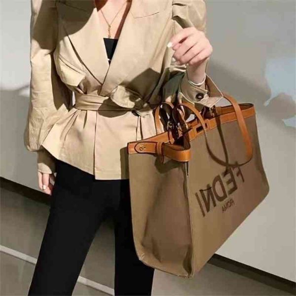 factory shop sister's same tote bag single shoulder hand women's fashionable printed letter canvas bag
factory shop sister's same tote bag single shoulder hand women's fashionable printed letter canvas bag