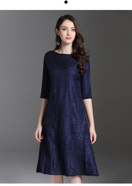 casual dresses french fashion a-line dress embroidered 2021 autumn miyake folds temperament loose large size women's was thin mid-lengt, Black;gray
casual dresses french fashion a-line dress embroidered 2021 autumn miyake folds temperament loose large size women's was thin mid-lengt, Black;gray