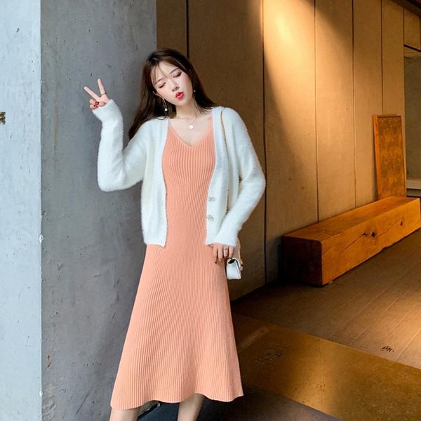 casual dresses retro ladies two-piece suit cardigan + sling dress korean autumn women mink fleece temperament sexy, Black;gray
casual dresses retro ladies two-piece suit cardigan + sling dress korean autumn women mink fleece temperament sexy, Black;gray