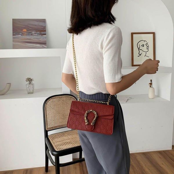 new hardware bag trade trend embossed one-shoulder female chain messenger personality foreign korean mnuqn
new hardware bag trade trend embossed one-shoulder female chain messenger personality foreign korean mnuqn