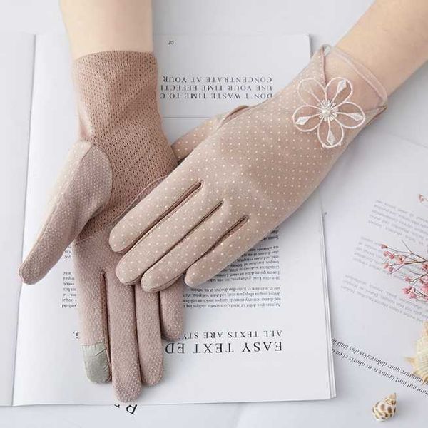five fingers gloves sunscreen ladies summer lace outdoor comfortable breathable touch screen thin driving imitation slippery short, Blue;gray
five fingers gloves sunscreen ladies summer lace outdoor comfortable breathable touch screen thin driving imitation slippery short, Blue;gray