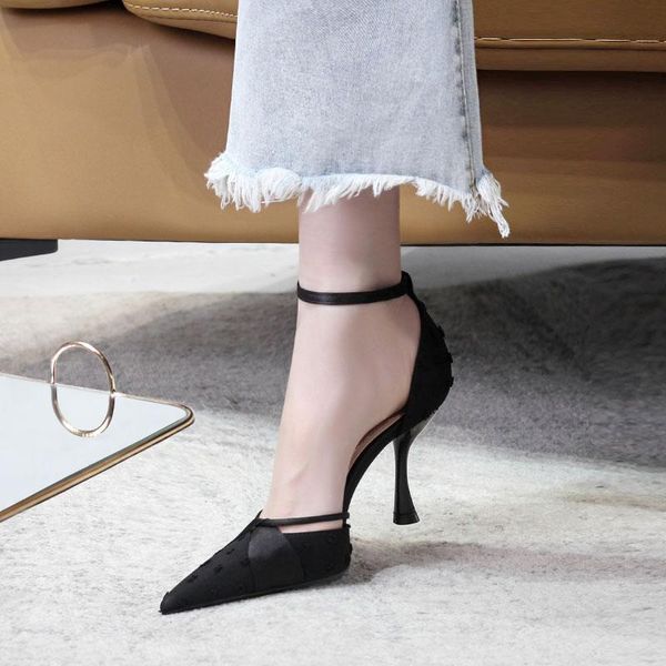 dress shoes one-word buckle strap stiletto sandals women's spring and summer 2021 silk wild pointed hollow baotou banquet, Black
dress shoes one-word buckle strap stiletto sandals women's spring and summer 2021 silk wild pointed hollow baotou banquet, Black