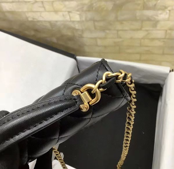 ladies leather bag 7a high-end custom quality single shoulder bag across the hip casual designer ap2200 6.86
ladies leather bag 7a high-end custom quality single shoulder bag across the hip casual designer ap2200 6.86