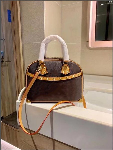 2021 new designer luxury handbags purses bag women brand tote flower rivet cosmetic bag real leather shoulder bags
2021 new designer luxury handbags purses bag women brand tote flower rivet cosmetic bag real leather shoulder bags