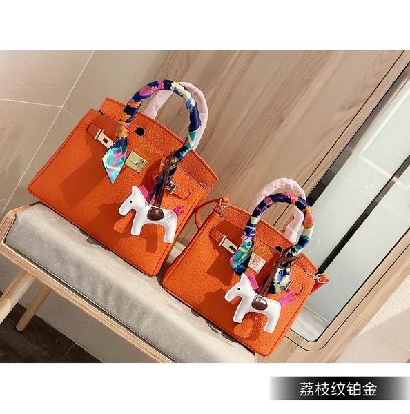 2021 star style purse bag purses fashion tote women's crossbody shoulder backpack women handbag -l7483, Red;black
2021 star style purse bag purses fashion tote women's crossbody shoulder backpack women handbag -l7483, Red;black