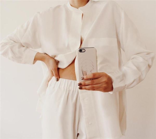 women's blouses & shirts women shirt 2021 fall swedish pure color wild classic black and white front short back long v-neck sleeve
women's blouses & shirts women shirt 2021 fall swedish pure color wild classic black and white front short back long v-neck sleeve