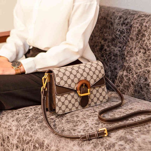 2022 factory wholesale designer handbags on clearance handbag messenger women's advanced sense flip atmosphere
2022 factory wholesale designer handbags on clearance handbag messenger women's advanced sense flip atmosphere