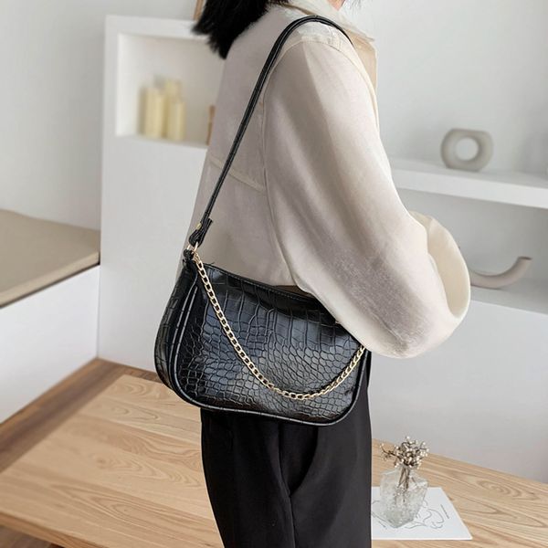 vintage crocodile pattern baguette bag pu leather shoulder bags for women 2021 new chain design luxury handbag female travel
vintage crocodile pattern baguette bag pu leather shoulder bags for women 2021 new chain design luxury handbag female travel