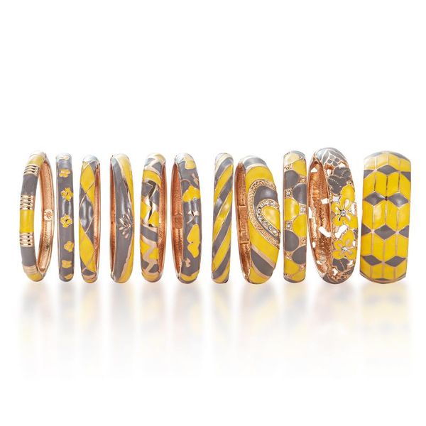 bangle 2021 annual color bracelet fashion bangles series with mop material gold plated bracelets for female, Black
bangle 2021 annual color bracelet fashion bangles series with mop material gold plated bracelets for female, Black