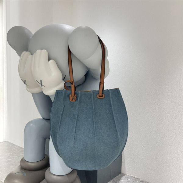 design handbag 2021 net red denim canvas pleated large capacity shoulder bag fashionable versatile shopping tote bag kj4a
design handbag 2021 net red denim canvas pleated large capacity shoulder bag fashionable versatile shopping tote bag kj4a