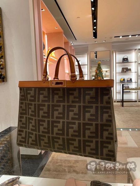 louis vutton bagff / classic vintage hand ff canvas bag tote portable shopping women's mommy bagf bag
louis vutton bagff / classic vintage hand ff canvas bag tote portable shopping women's mommy bagf bag