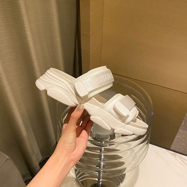 2021 new d's father slippers women's summer wear thick soled high leisure hook and loop fastener sports sandals shoes~ zly zly, Black 
2021 new d's father slippers women's summer wear thick soled high leisure hook and loop fastener sports sandals shoes~ zly zly, Black