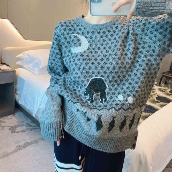 men's and women's tb crew neck small flower whale embroidered wool sweater 21 autumn winter loose couple pullover fashion, White;black
men's and women's tb crew neck small flower whale embroidered wool sweater 21 autumn winter loose couple pullover fashion, White;black