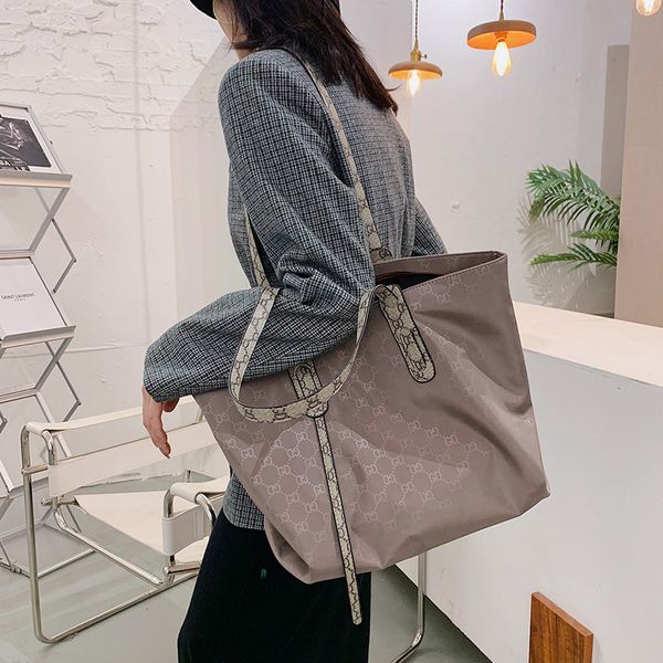 80% off outlet store bag female new single shoulder bag leisure dark pattern large capacity portable commuter tote factory online sale 9pp6, Black;red
80% off outlet store bag female new single shoulder bag leisure dark pattern large capacity portable commuter tote factory online sale 9pp6, Black;red