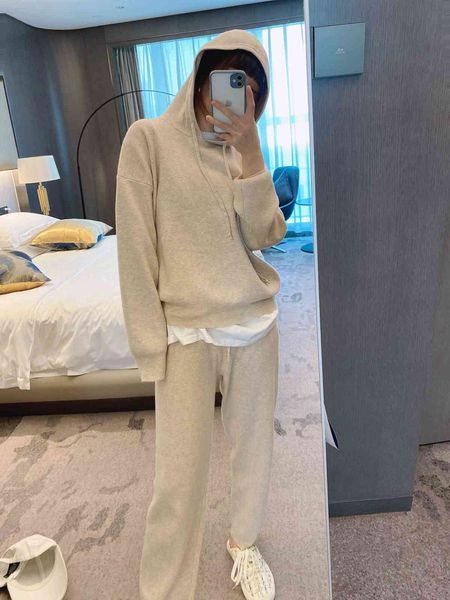 hat leisure suit 1332 hooded beige women's autumn and winter european woolen sweater knitted top, White
hat leisure suit 1332 hooded beige women's autumn and winter european woolen sweater knitted top, White