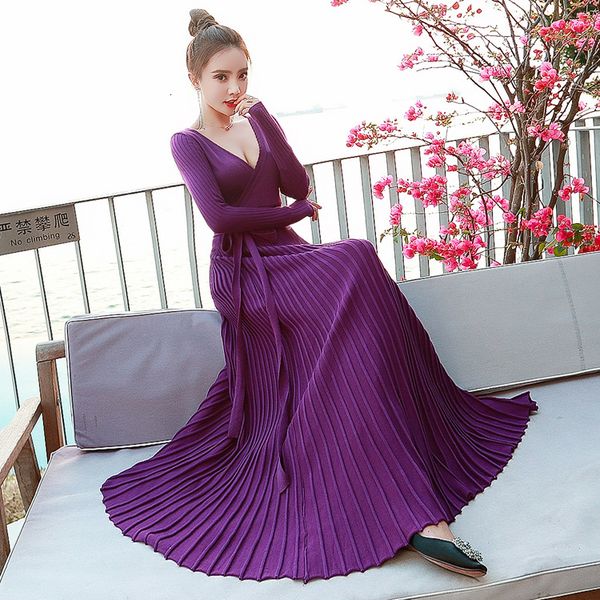 spring new 2021 elegant neck knitted women robe femme long party red vintage pleated maxi f 8w1m, Black;gray
spring new 2021 elegant neck knitted women robe femme long party red vintage pleated maxi f 8w1m, Black;gray