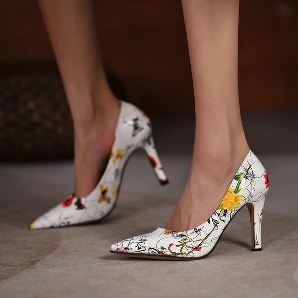 dress shoes party large size 43 high heels thin pointed toe hand-painted graffiti flower pattern women's single pumps, Black
dress shoes party large size 43 high heels thin pointed toe hand-painted graffiti flower pattern women's single pumps, Black
