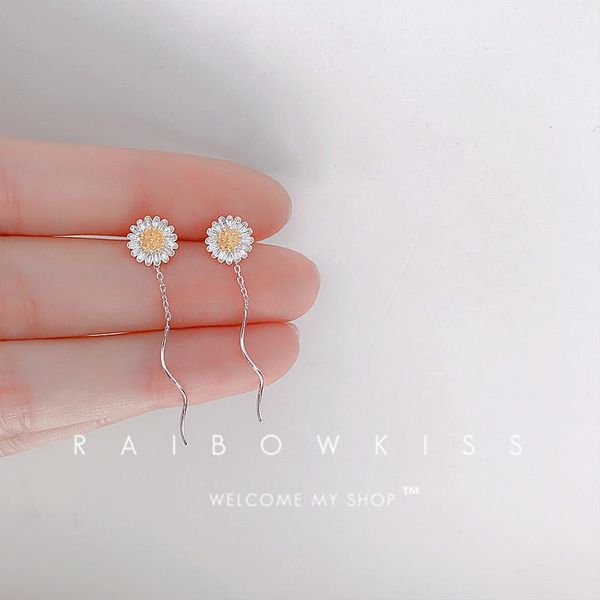 stud daisy long earrings chain wave cute flowers luxury elegant fashion jewelry party gifts for women 2021 accessories wholesale, Golden;silver
stud daisy long earrings chain wave cute flowers luxury elegant fashion jewelry party gifts for women 2021 accessories wholesale, Golden;silver