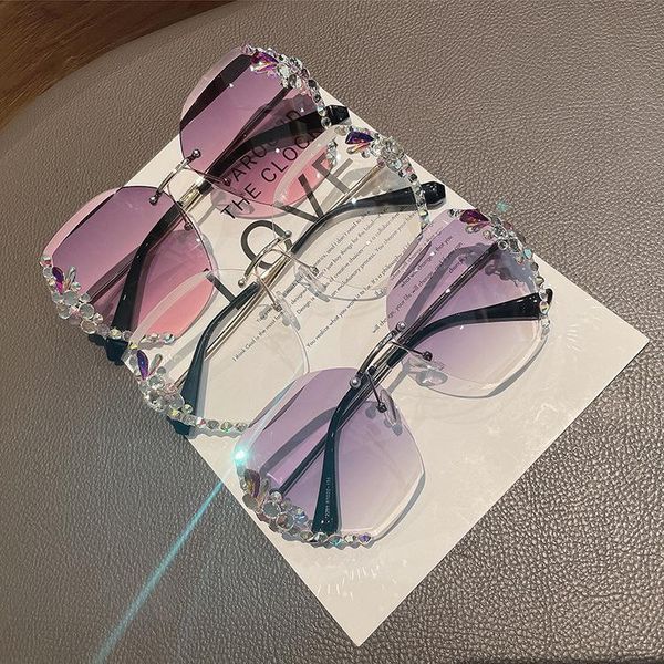 sunglasses ultraviolet protection for women rimless crystal studded elegant personality sunshade 2021 fashion, White;black
sunglasses ultraviolet protection for women rimless crystal studded elegant personality sunshade 2021 fashion, White;black