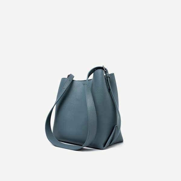 women luxurys designers bags 2021 leather bucket fashion korean version advanced sense large capa designer handbag handbags totes crossbody
women luxurys designers bags 2021 leather bucket fashion korean version advanced sense large capa designer handbag handbags totes crossbody