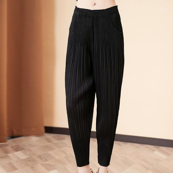 women's pants & capris women plus size 2021 summer elastic loose miyake pleated high waist solid colour casual harem for 45-75kg1, Black;white
women's pants & capris women plus size 2021 summer elastic loose miyake pleated high waist solid colour casual harem for 45-75kg1, Black;white